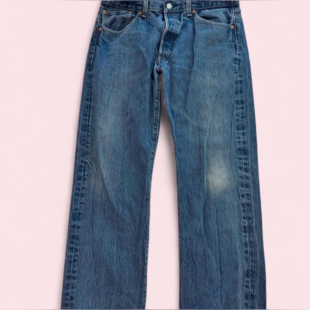 Classic women’s Blue Levi 501 Straight-Leg Jeans